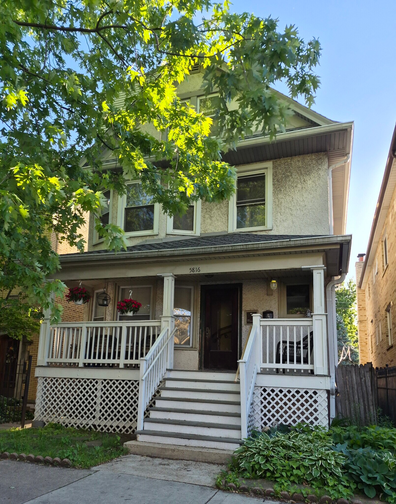 Building 3 flat - 5816 N Rockwell St