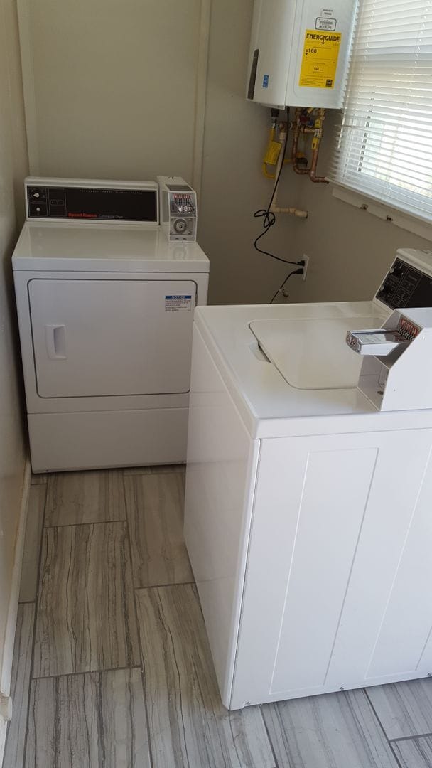 Building Photo - Cute 1-Bedroom Cottage in the Bungalow District w/ All Utilities Included