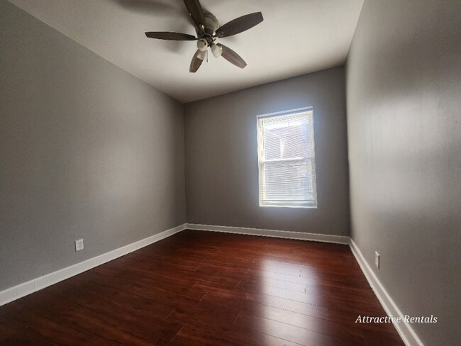Building Photo - 7034 S Harper Ave