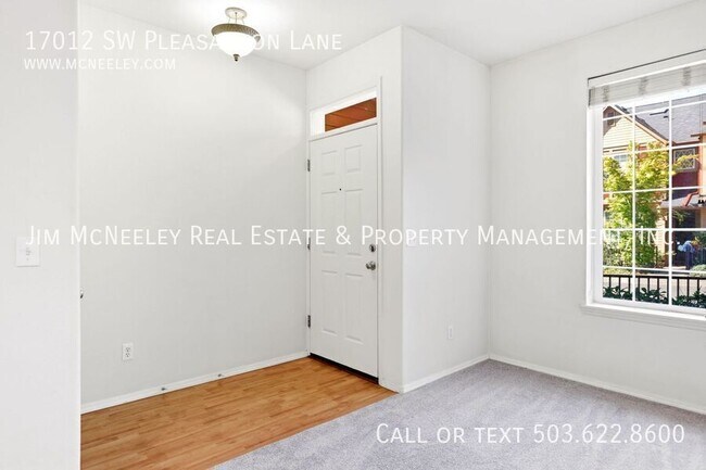 Building Photo - 17012 SW Pleasanton Ln