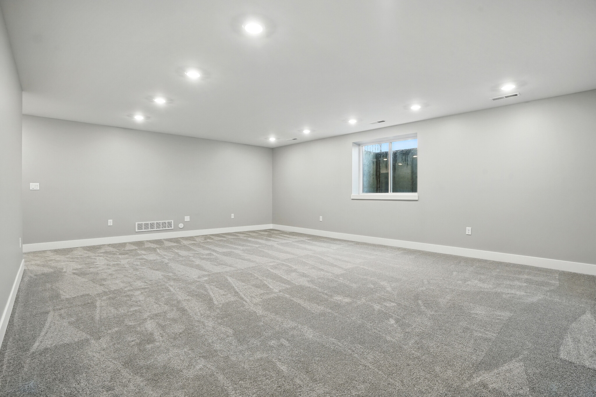 Building Photo - 933 Long Dr