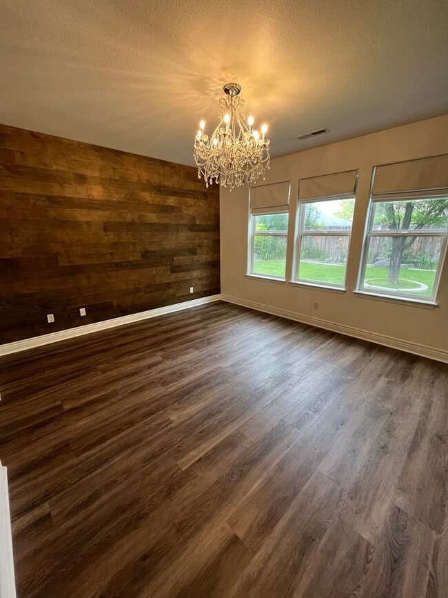 Building Photo - Well-maintained 3-bedroom, 2-bath home