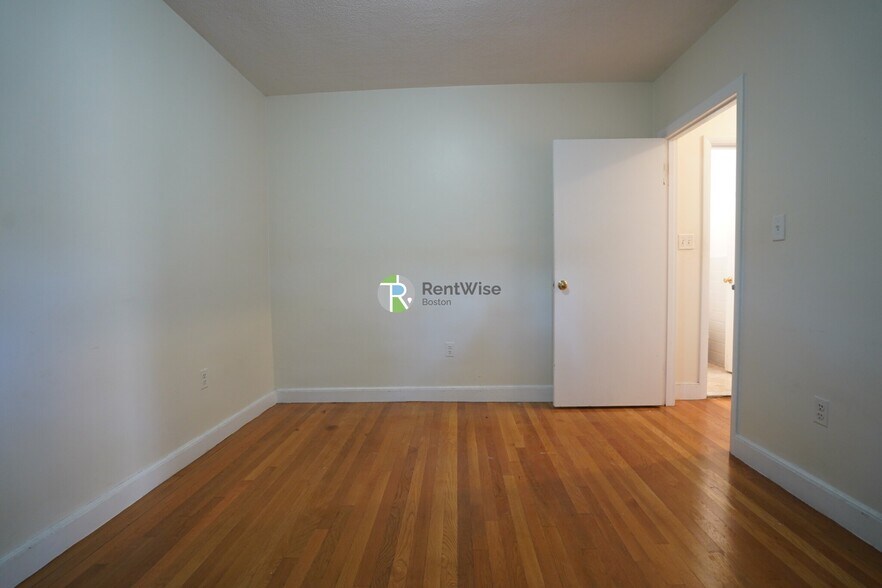 Building Photo - 310 Tappan St