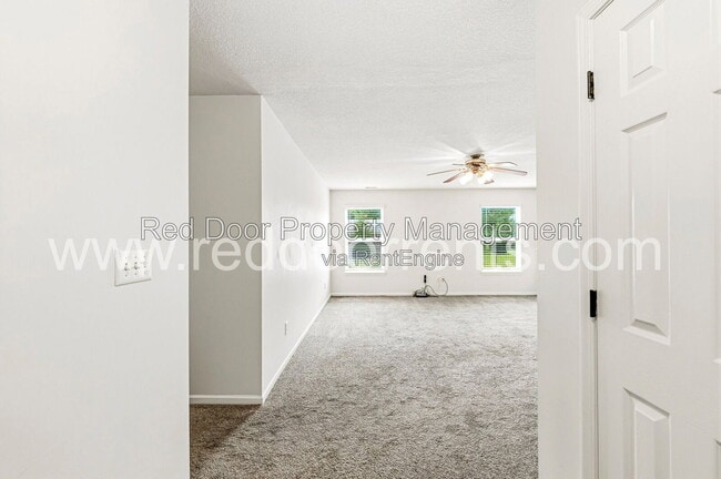 Building Photo - 127 Broadmoor Bend