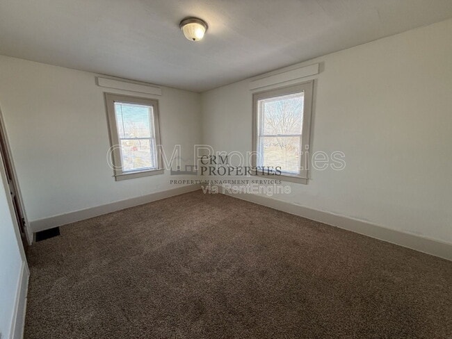 Building Photo - 811 N Webster St