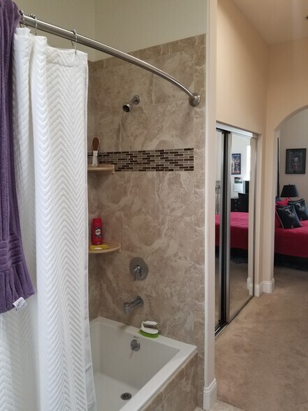 Master Bath - 3753 W 244th St
