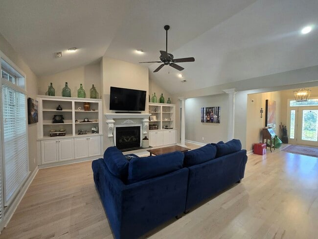 Building Photo - 108 S Sea Lily Ct