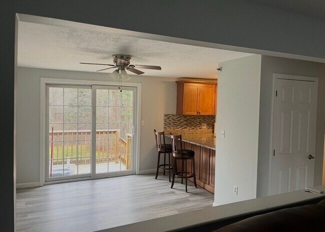 Building Photo - 31 Lantern Ln