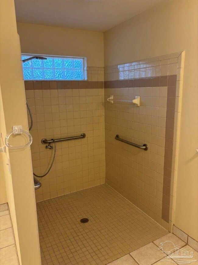 Building Photo - 1841 Southbay Dr