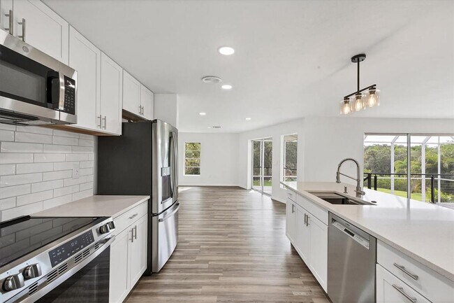 Building Photo - 2460 Whippoorwill Cir