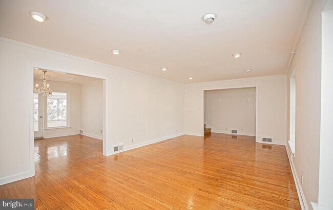 Building Photo - 526 Williams Rd