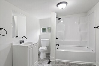 Building Photo - Bright and Cozy 2 Bedroom, 1 Bath Home in Middletown!