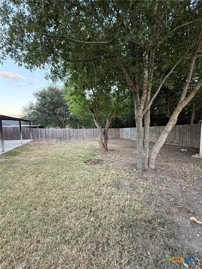 Building Photo - 2421 Hancock Dr