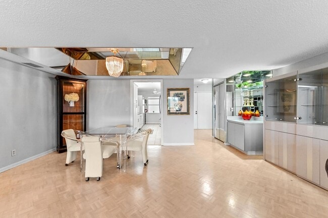 Building Photo - 6768 10th Ave N