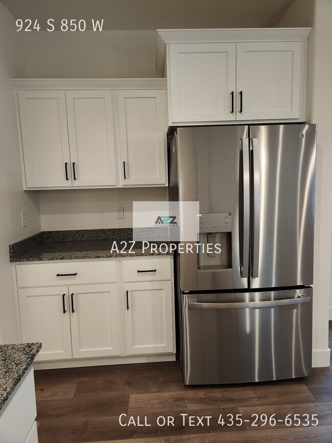Building Photo - 924 S 850 W