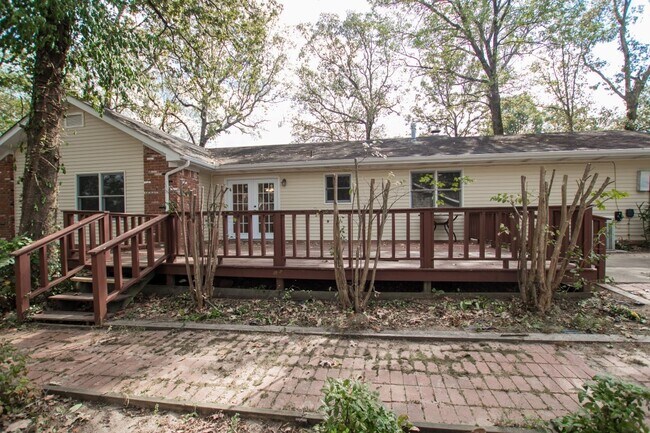 Building Photo - 3 bed 2 bath in Valley View