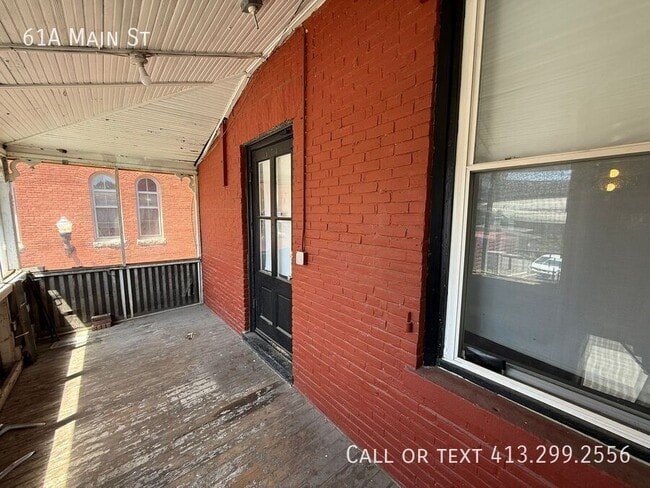 Building Photo - 61 Main St