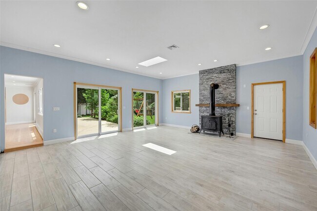 Building Photo - 77 Greenwood Ln