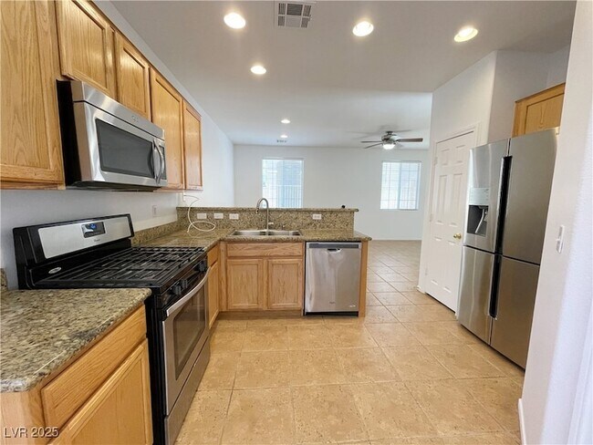 Building Photo - 9758 W Hanover Grove Ave