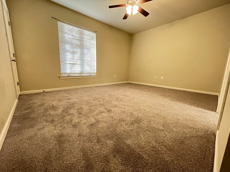 Redroom-1 (View A) - 2405 Brightside Dr