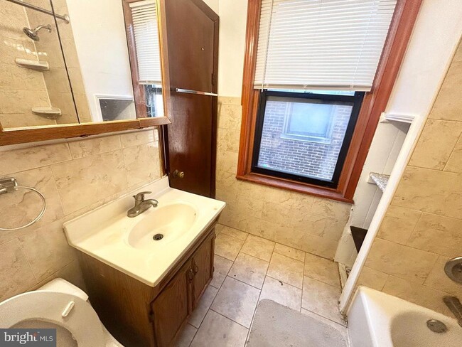 Building Photo - 148 N 21st St