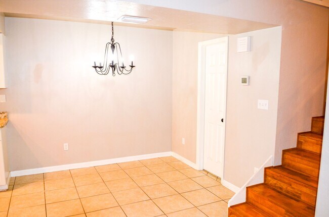 Building Photo - Nice 3 Bedroom 2 Bath Condo on Ironwood Golf Course