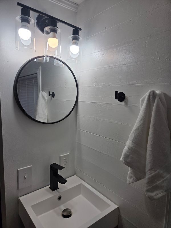 Building Photo - 904 Park Ave