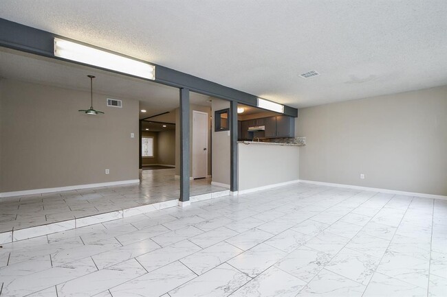 Building Photo - 12569 Wellington Park Dr