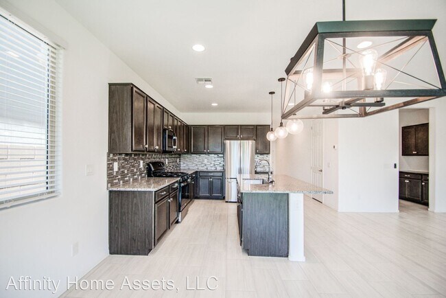 Building Photo - 5 br, 3 bath House - 7539 E OLLA Avenue