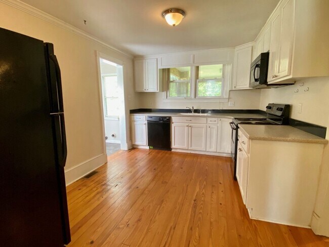 Building Photo - 109 Kreswell Cir