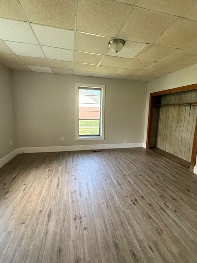 Building Photo - Renovated 3 Bedroom 1 Bath Home for Rent! ...