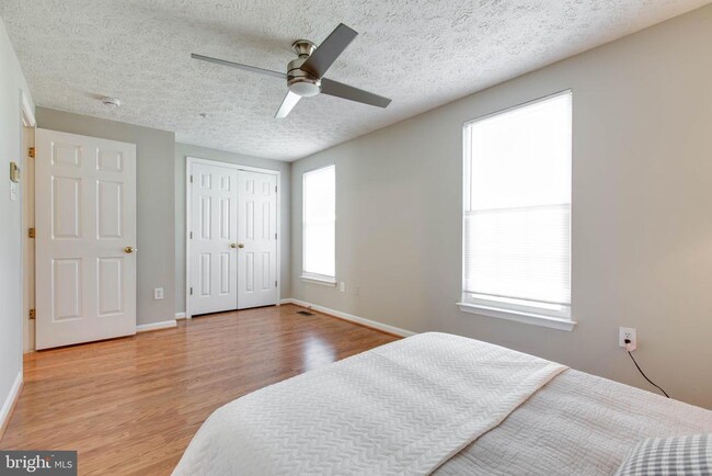 Building Photo - 8117 Ellen Way