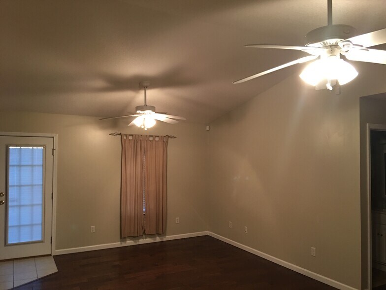 Living Room - 7301 Emerald Farm Way