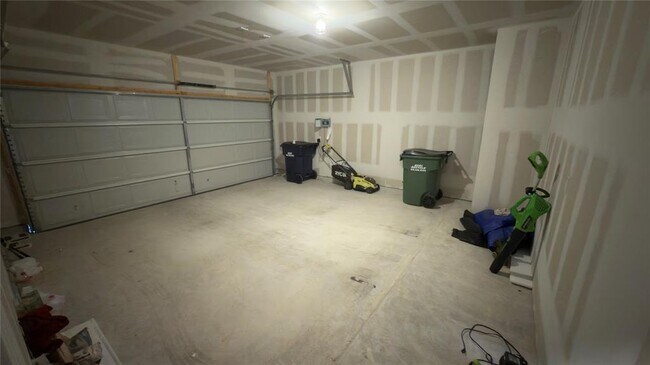 Building Photo - 2512 Hackamore Dr