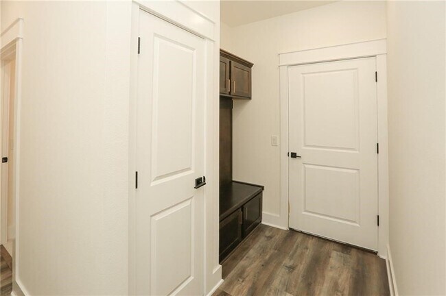 Building Photo - 12 Celtic Dr