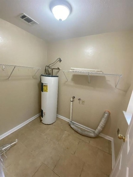 Building Photo - 1361 Westlawn Dr