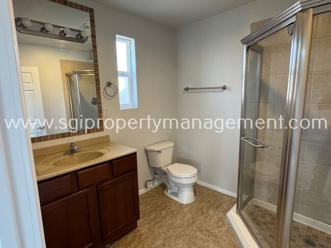 Building Photo - 451 E McKinley St