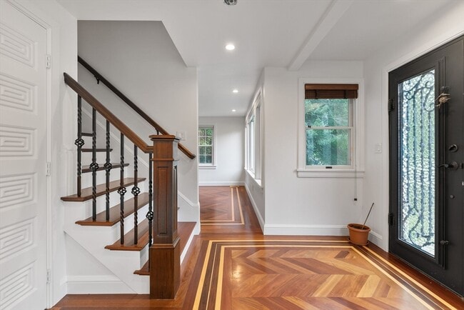 Building Photo - 4 Hadley Rd