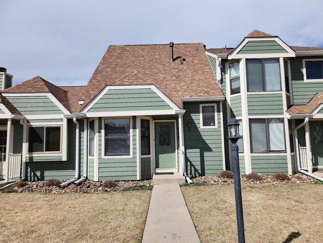 Building Photo - Cheyenne Autumn 2BD/1.5BA Townhome with A/C