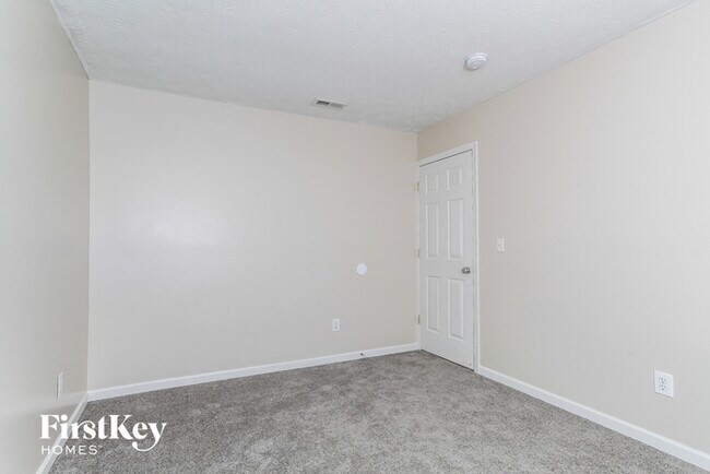 Building Photo - 917 Brookwood Dr