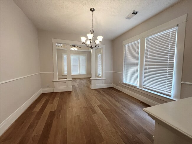 Building Photo - 421 E Myrtle St