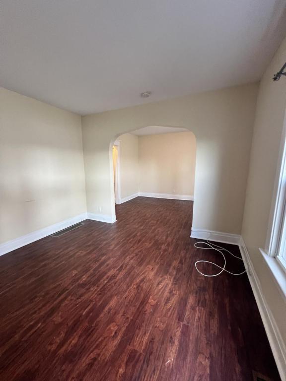 Primary Photo - 1022 Hertel Ave