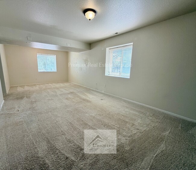 Building Photo - 7927 Buschborn Rd