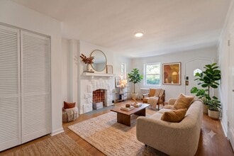 Building Photo - 3847-3849-3849 Beechwood Blvd