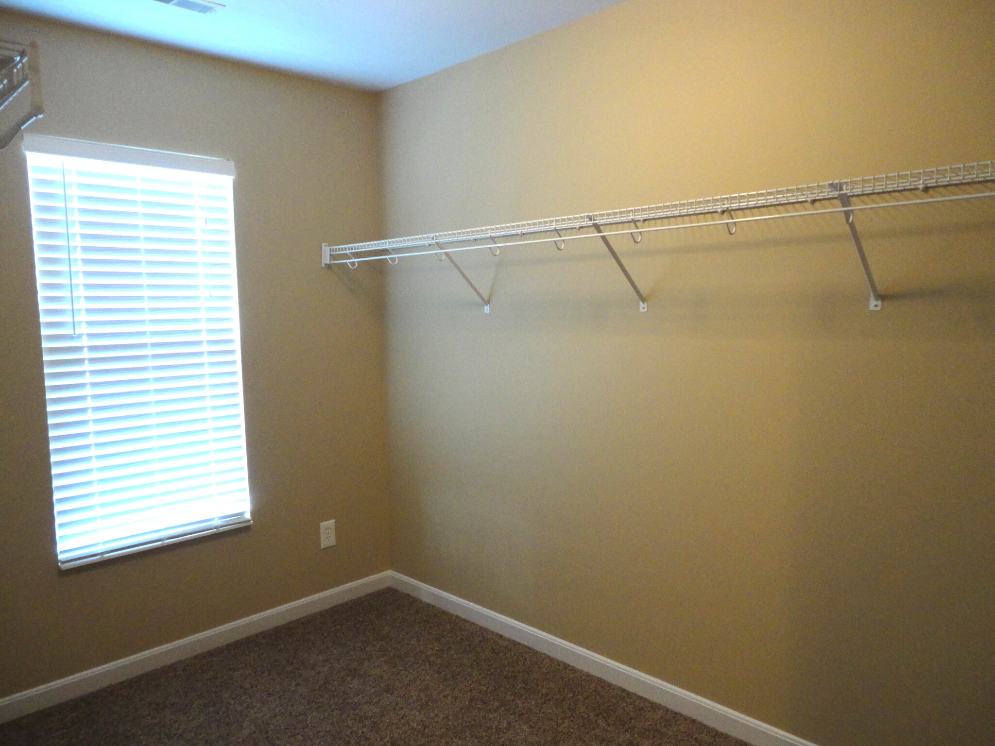 Building Photo - 2544 Softwind Ct