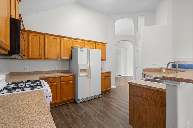 Building Photo - 6222 Founding Dr