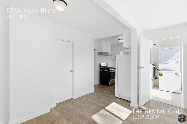 Building Photo - 5214 York Blvd