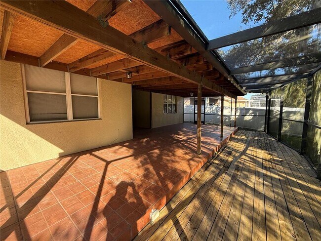 Building Photo - 1976 Willow Wood Dr