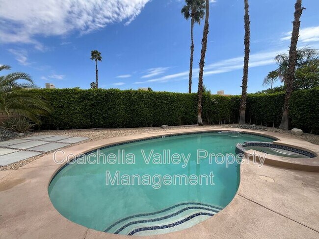 Building Photo - 40588 Clover Ln