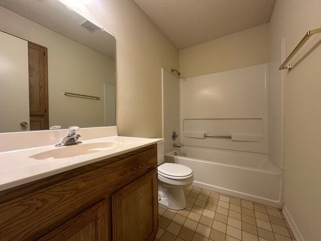 Building Photo - Duplex